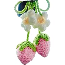 Pendentif Rétroviseur Fraise Tricoté Main - Décoration Voiture Ou Maison - Fait En Laine, Léger Et Mignon - Rose