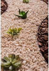 Cost Wise Midnight Black Lawn Edging 20 m Pack with 30 Pegs 40 mm High view 3