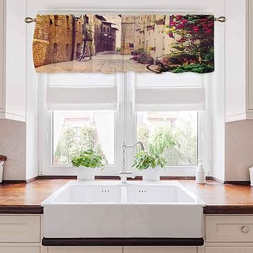 Carmaxs Cityscape Valences, Calle en Pienza Toscana Italia con cesta