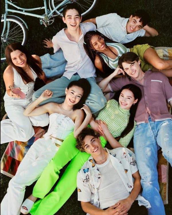 Photographs - The Summer I Turned Pretty Lola Tung, Gavin Casalegno, Christopher Briney 8x10-inch Movie Photo Photograph Print (Cast)