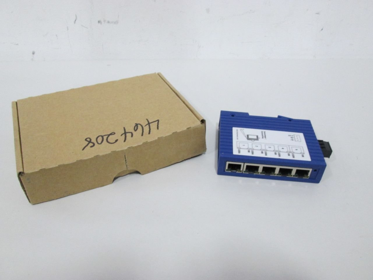 NEW HIRSCHMANN 943 824002 SPIDER 5TX RAIL 5PORT SWITCH 48V