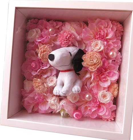 Amazon スヌーピー入り 花束風 壁掛け ガラスケース プリザーブドフラワー入りギフト 結婚祝いプレゼント 記念日の贈り物におすすめのフラワー ギフト プリザーブドフラワー オンライン通販