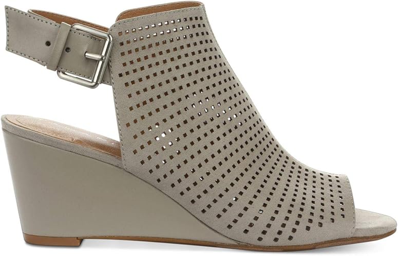 paragon chappal juti