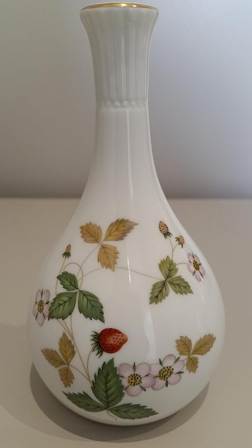 Wedgwood Wild Strawberry Bud Vase 13 5cm Amazon Co Uk Kitchen Home