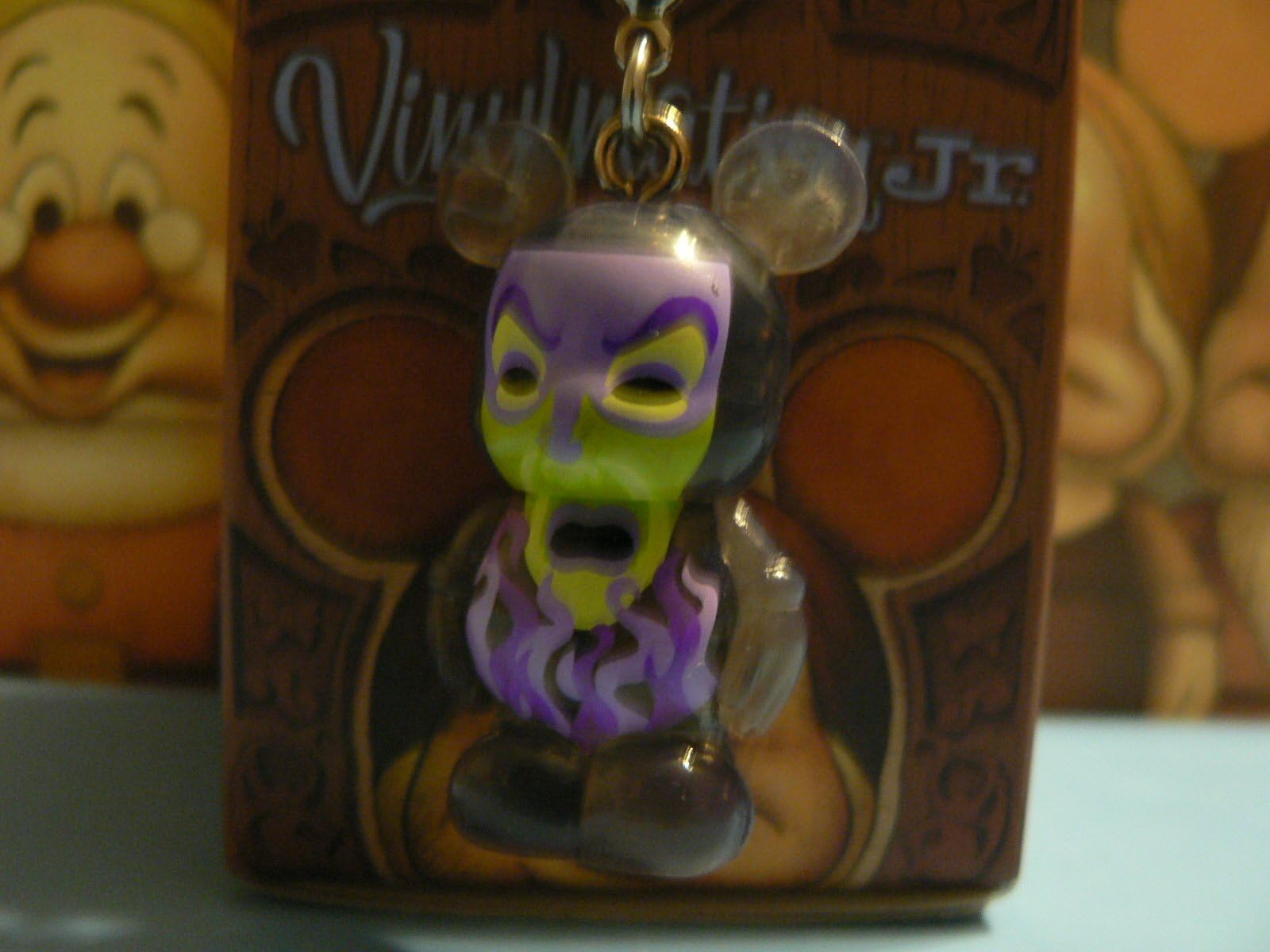 Disney Vinylmation Jr. Series 6 Snow White & the Seven Dwarfs Magic Mirror Keychain Figure 1 1/2''inch Figure