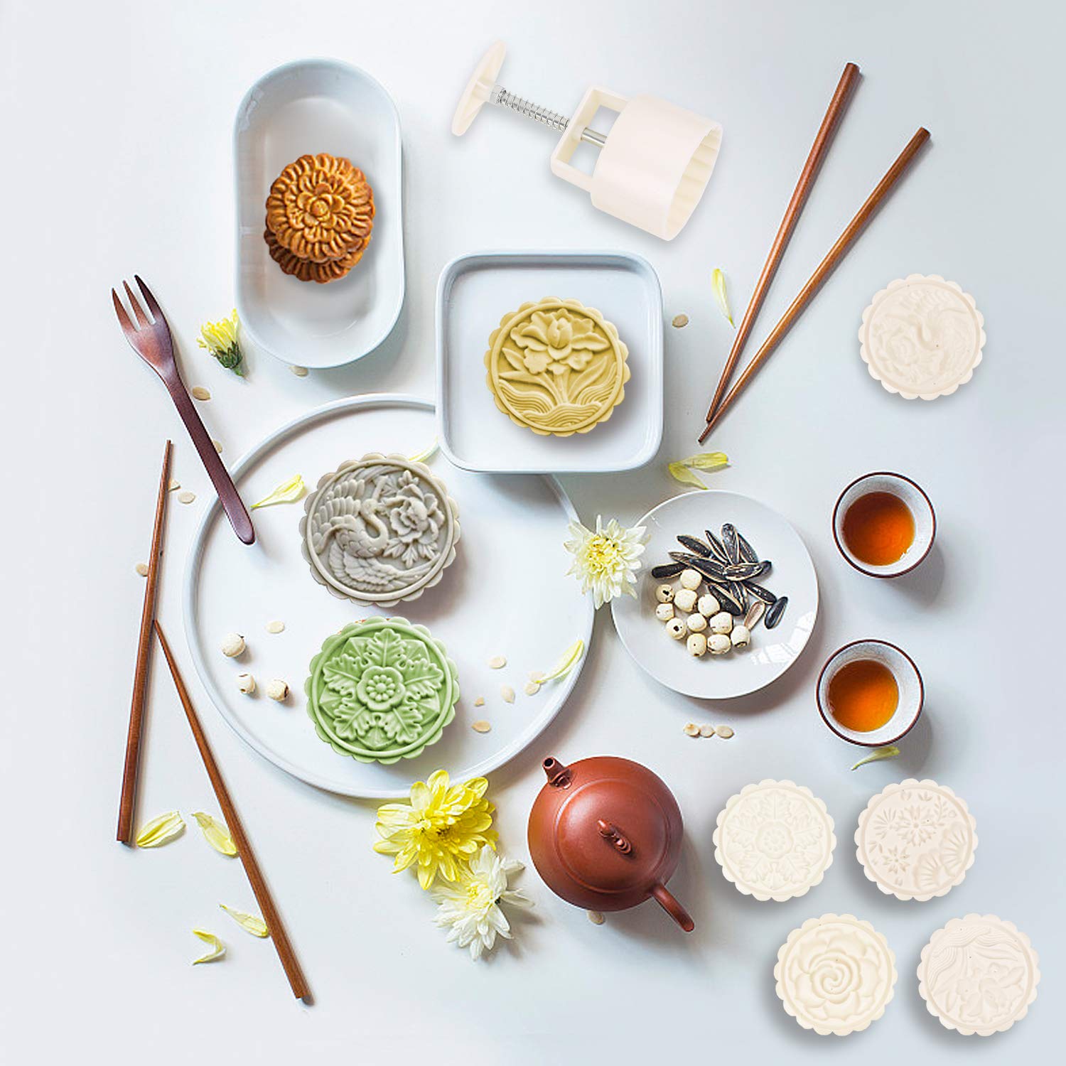 Mooncake Mold Cookie Stamps 125g, Mid-Autumn Festival Hand Pressure Moon Cake Maker DIY Dessert Mold