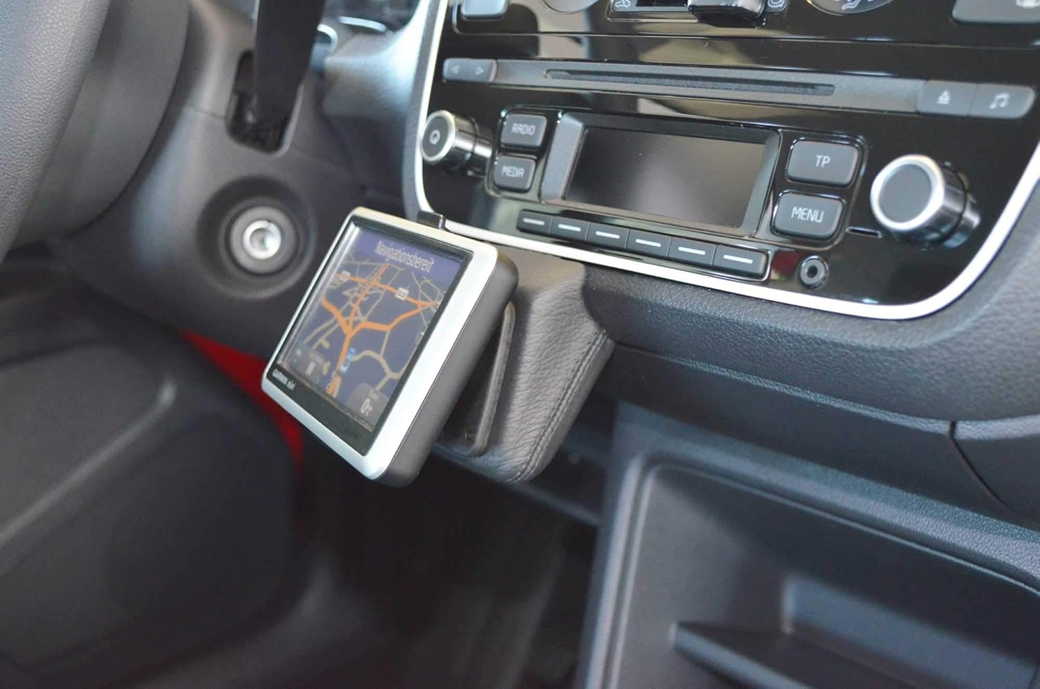 Kuda 296800 Halterung Echtleder Schwarz Fur Vw Up Ab Amazon De Elektronik