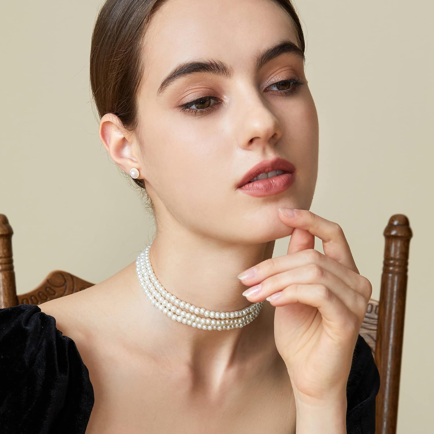 BABEYOND Round Imitation Pearl Choker Necklace Multi Strands Choker 20s Flapper Necklace Accessories for Party (3-layer): Clothing