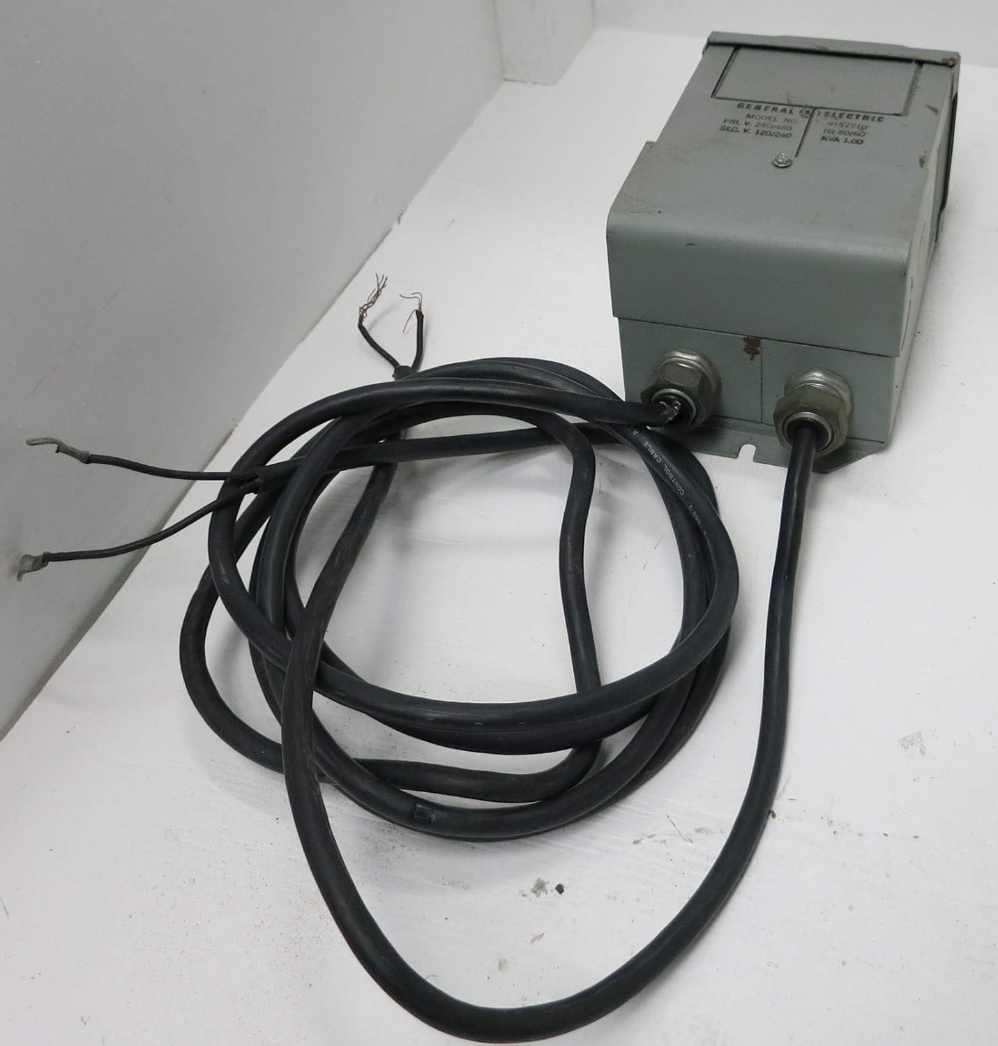 Ge 1 Kva 240x480 1 240 9t51y10 1ph Transformer 240 480 V 9t51 Y 10 Amazon Com Industrial Scientific