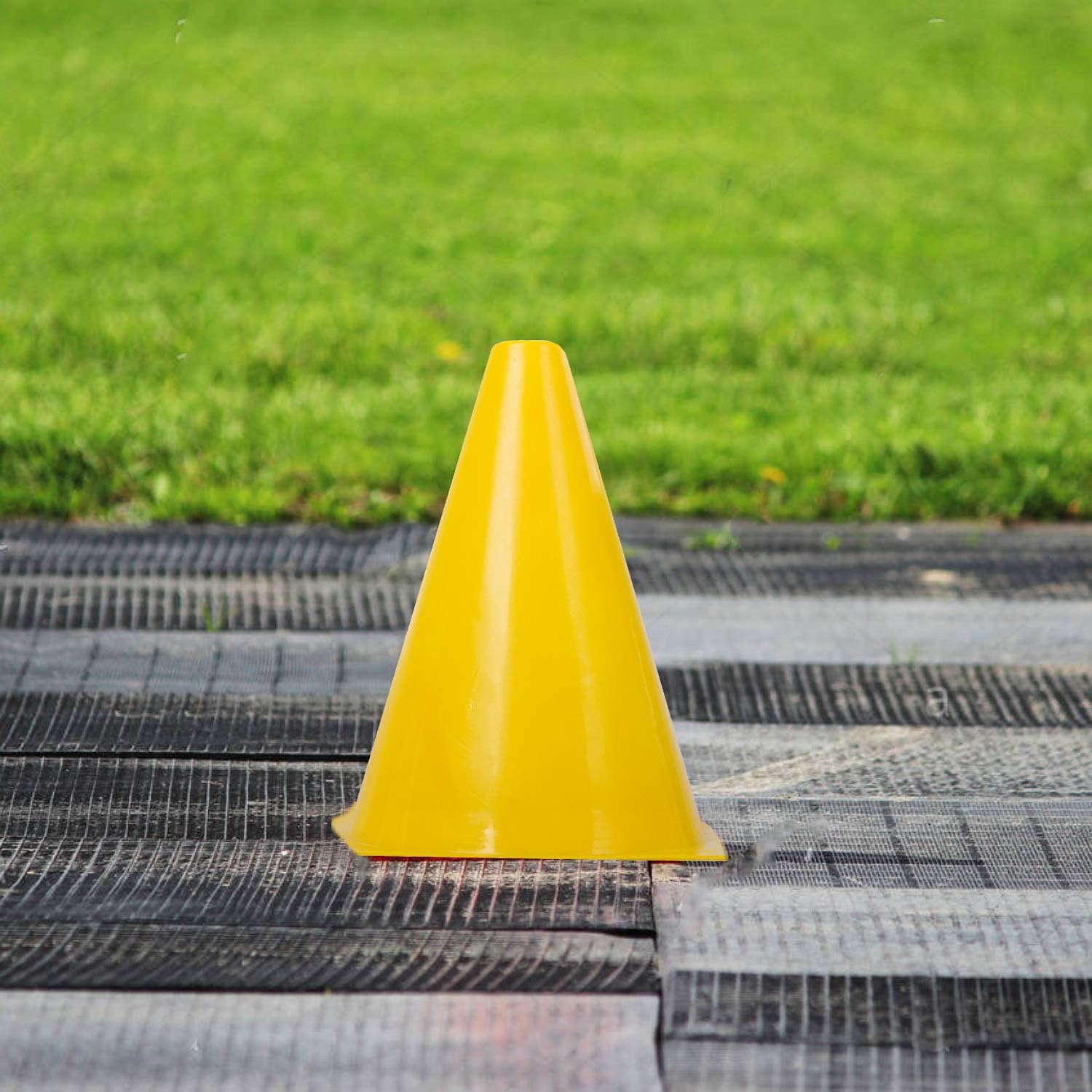 KINJOEK 30 Pack 7 Inch Sports Training Cones, Traffic Cones with Rounded Edges for Safety, Soccer, Football, Basketball Coaching, Agility, Drill Training, Field Marker Cones, Yellow : Sports & Outdoors