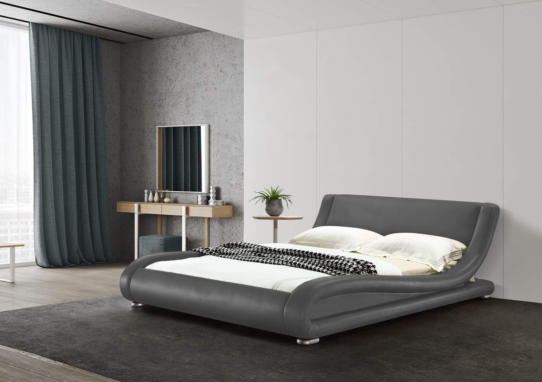 Greatime B1070 Contemporary Vinyl Platform Bed (King, Gray)