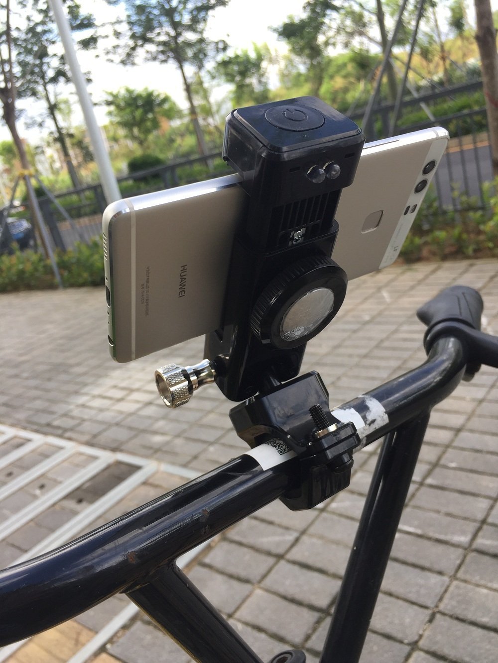 Bike Phone Holder, GPS holder for bike, 3 in 1 function: bike phone bracket, bike Light & bike compass, fit for 3.7\
