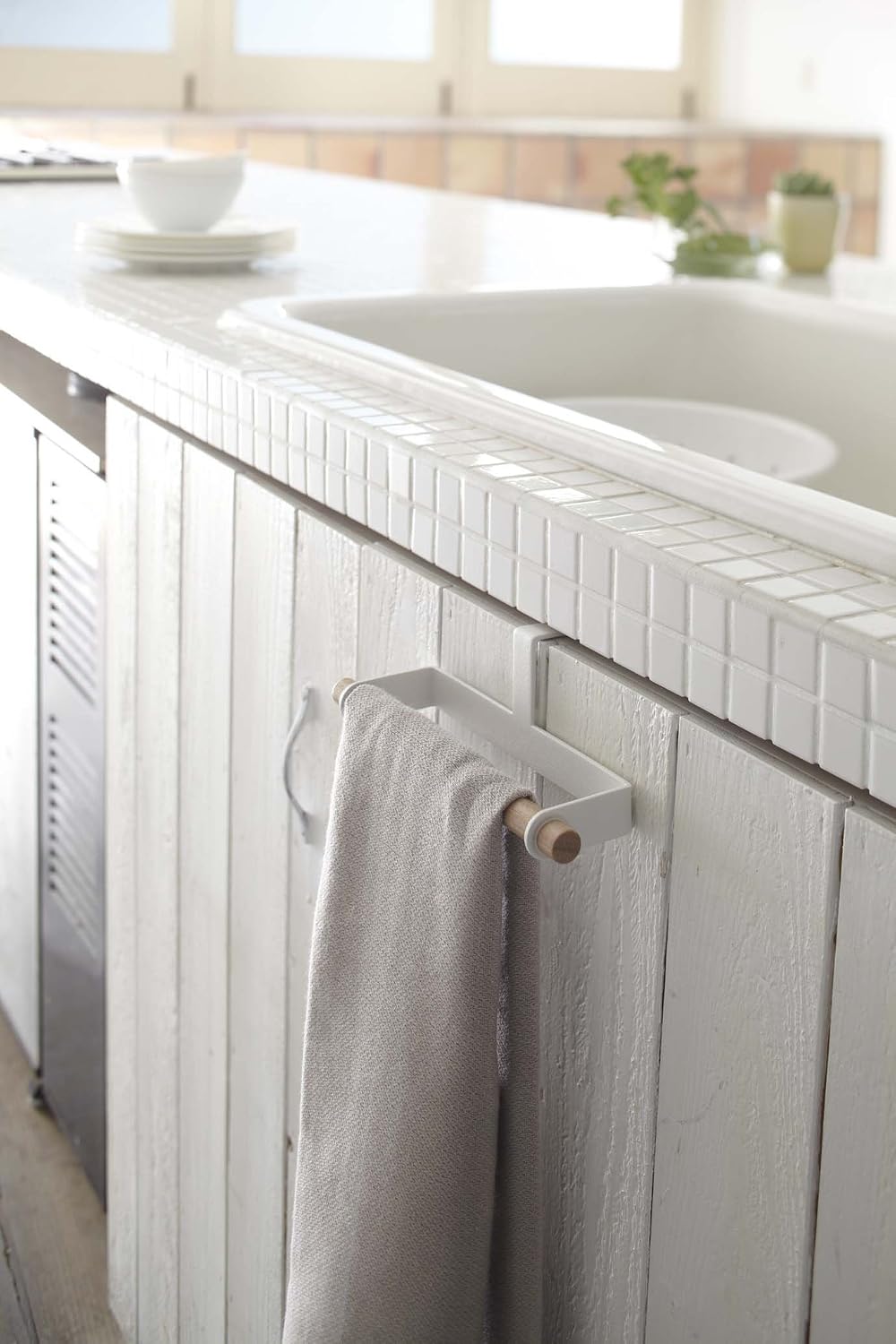 Yamazaki Tosca Kitchen Towel Hanger WH, White - Image 3