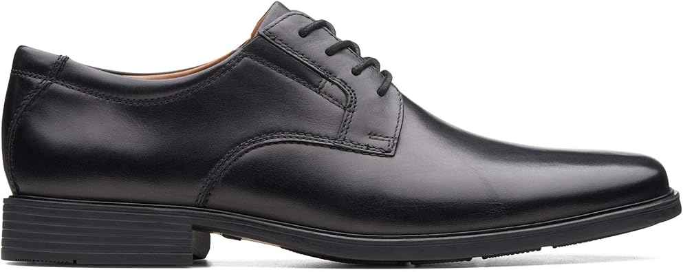 clarks tilden plain black