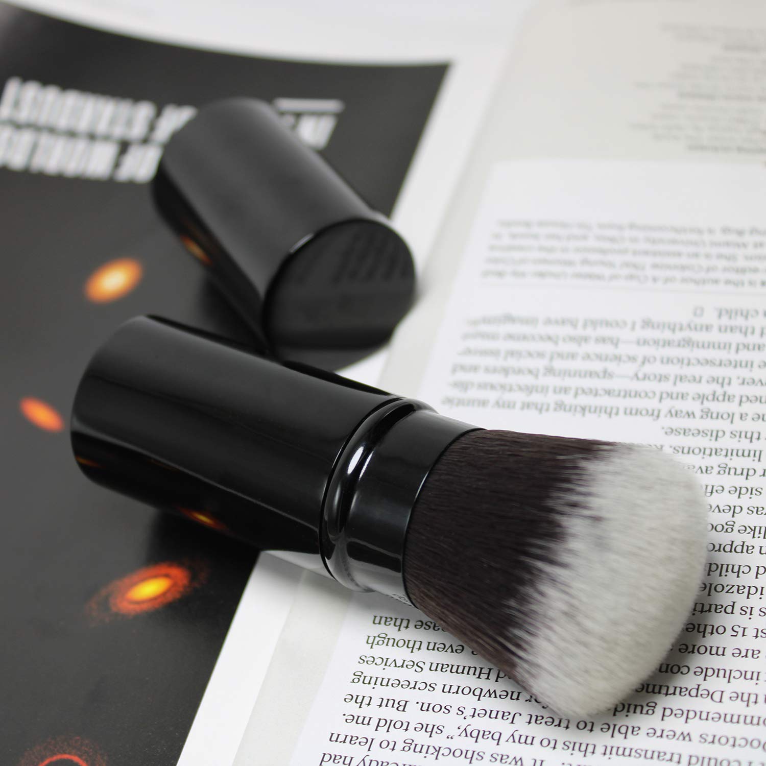 Falliny Retractable Kabuki Makeup Brush, Travel Powder Brush for Blush Bronzer, Buffing, Flawless Powder Cosmetics, Portable Face Blush Brush with Cover: Beauty