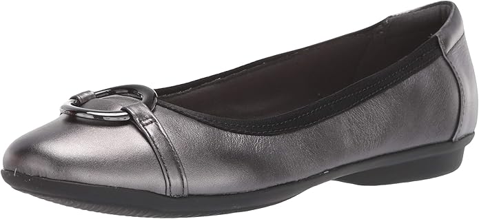 amazon clarks ladies flat shoes