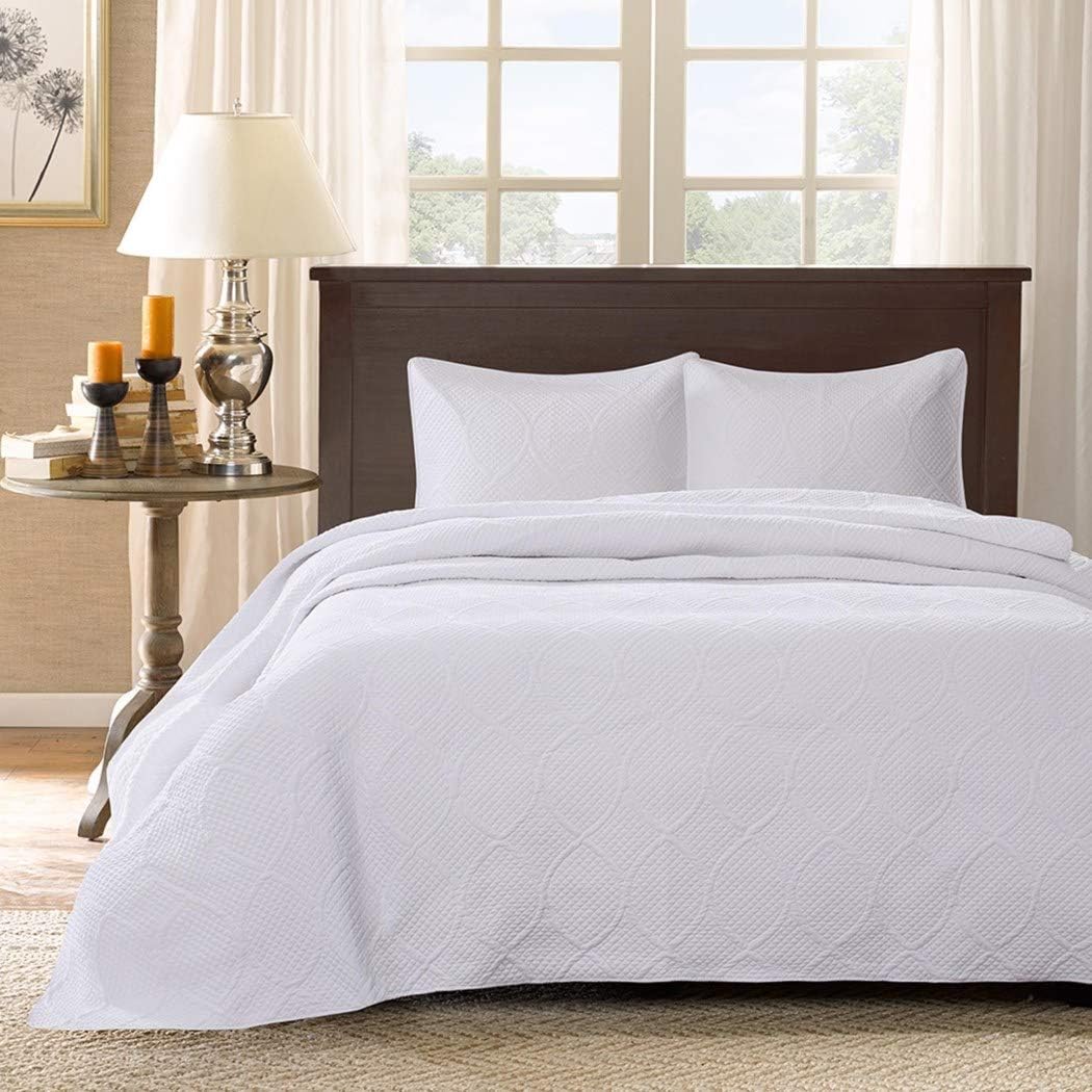 D&H 3 Piece 102 x 118 Oversized White Queen Bedspread to
