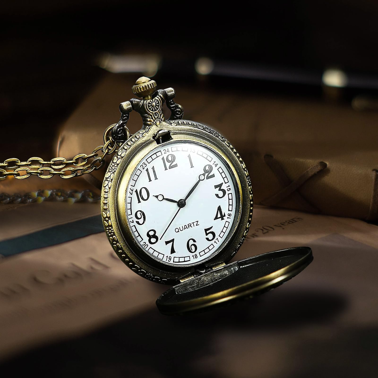 SIMAOTE Vintage Quartz Pocket Watch with Flower Pattern Cover and Chain for Women