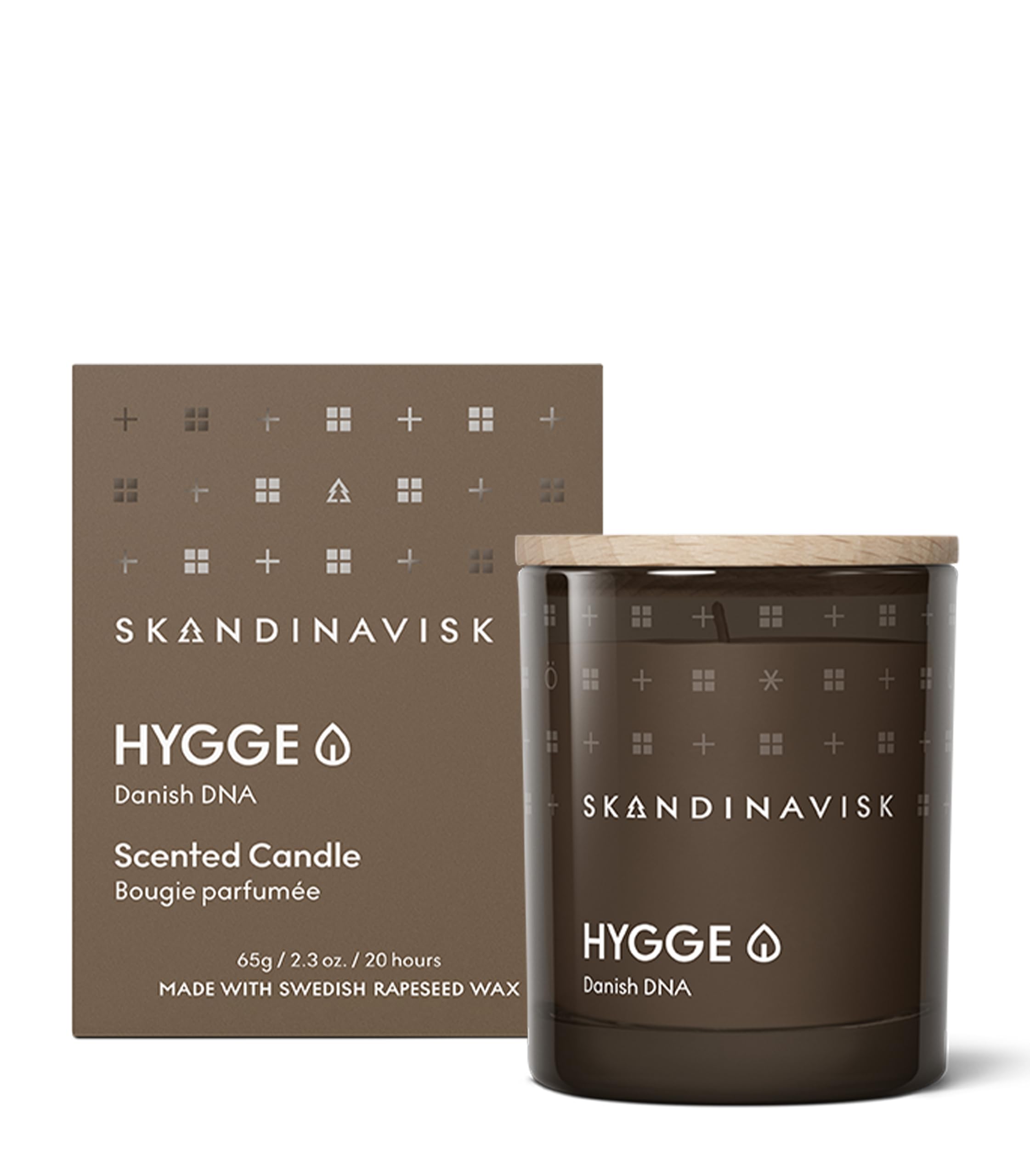 Skandinavisk Hygge 'Cosiness' Mini Scented Candle. Fragrance Notes: Black Tea and Mint Leaves, Dried Apples and Baked Cinnamon. 65 g.