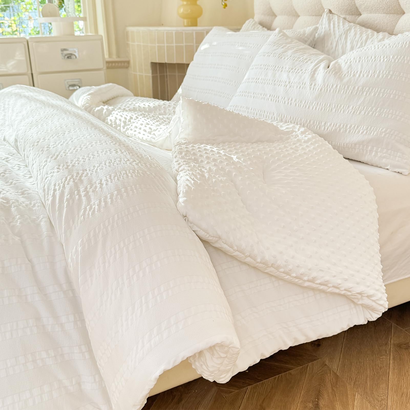 Photo 1 of tohrisa Boho Comforter Set Twin Size Striped Pleats Bohemian Seersucker Bedding Set All Season Soft Cozy 2 Pieces Quilt with 1 Pillowcase(68"X90" White)