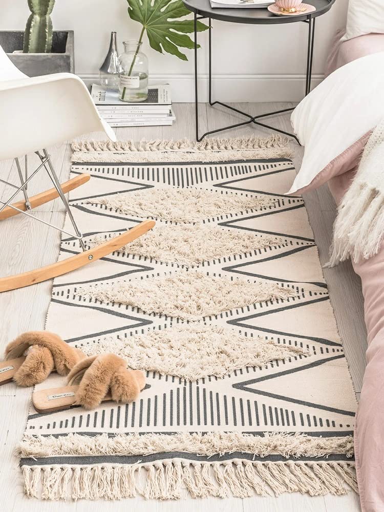 INKAROBOX Cotton Rug, Tufted Cotton Rug, Washable with Tassels, Woven Geometric Shag Throw, Boho Area Rug for Laundry Room/Bedroom