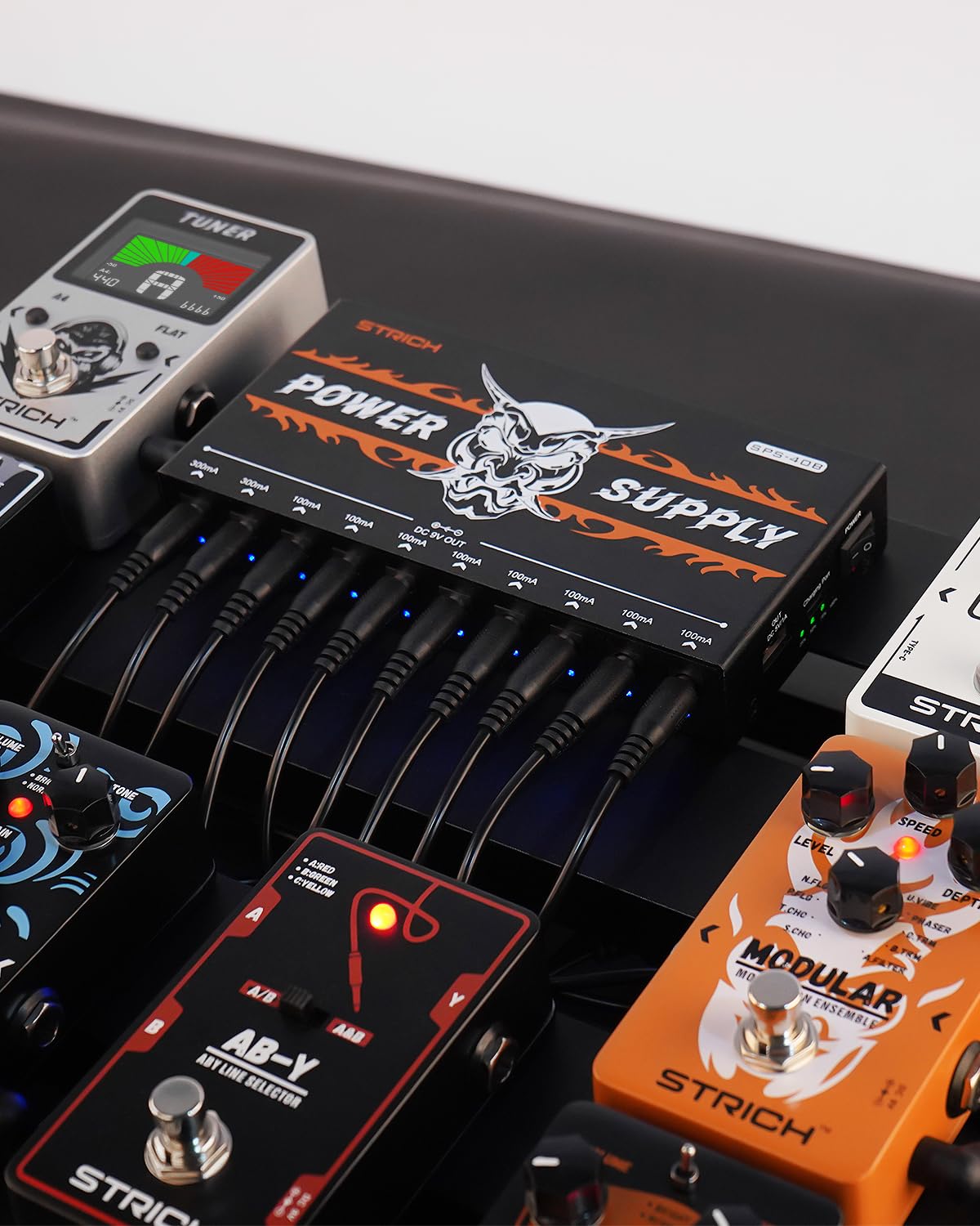 STRICH SPS-40B Wiederaufladbarer Akku Gitarre Effektpedal Netzteil mit eingebautem 10000mAh 10 Ausgängen DC 9V (2x300mA, 8x100mA) Buchsen für Gitarre Bass Pedale, 5V/1A USB Port für Telefon 9