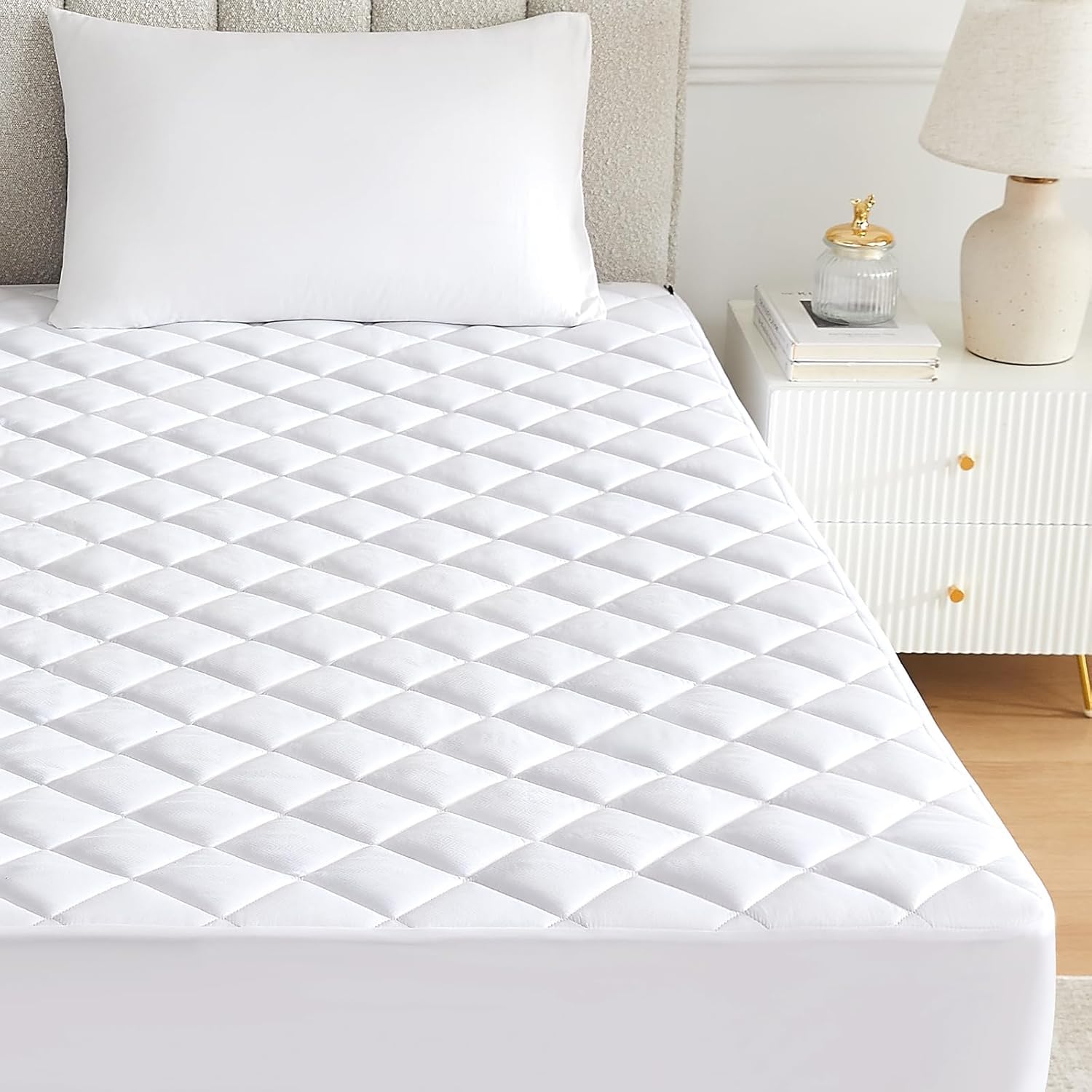 Mattress Protector Double Bed Topper - 30CM Deep Luxury Hotel Quality Mattress White 30cm Fitted Bed Covers Anti Allergy Soft Sheets Single 4ft Small Double King Superking Sizes