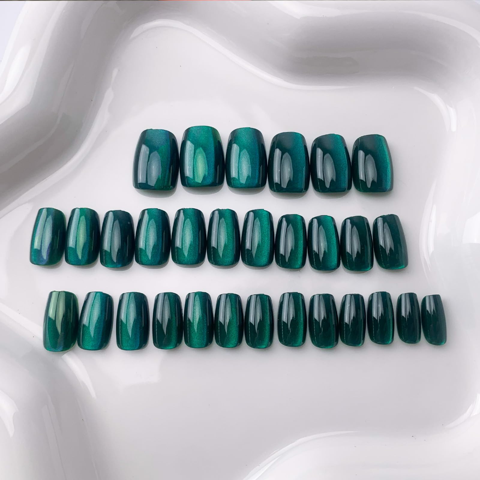 Dark Green Press on Nails Short Square Fake Nails Cat Eye Acrylic Nails Ombre Artificial Nails Glue on Nails Glossy Squoval False Nails Xmas Stick on Nails for Women 30Pcs - Image 3