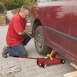 Youyijia 2 Tonne Low Profile Hydraulic Trolley Jack 135-320mm Floor Car Jack view 4