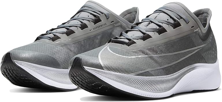 zoom fly black and white