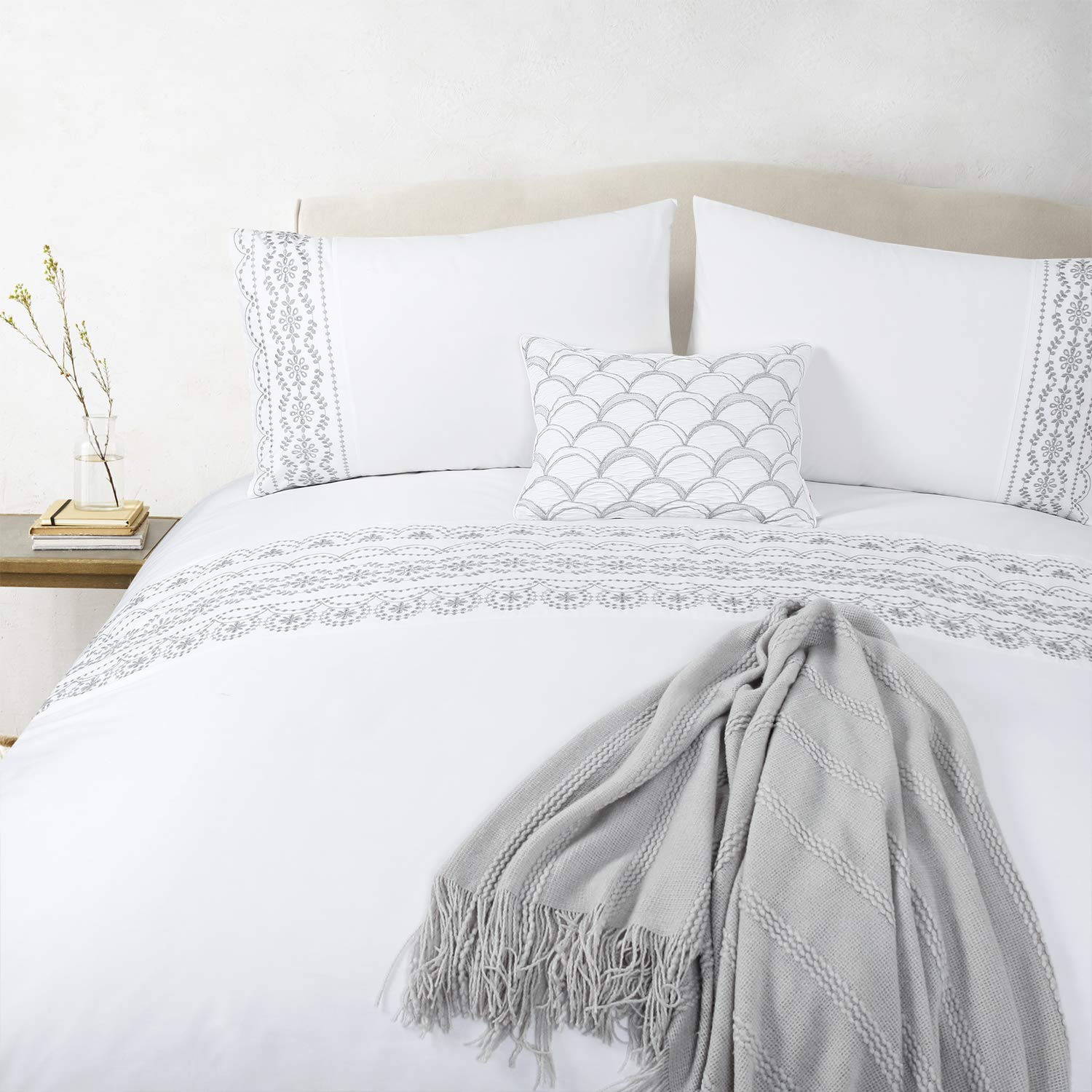 YINFUNG Bedding Double Bed Set White Cotton Duvet Cover Sets Geo Eyelet Embroidered Pattern Grey Bedding Luxury Quilt Cover with 2 Pillowcases (Grey White, Double 200x200 cm) โ image 1