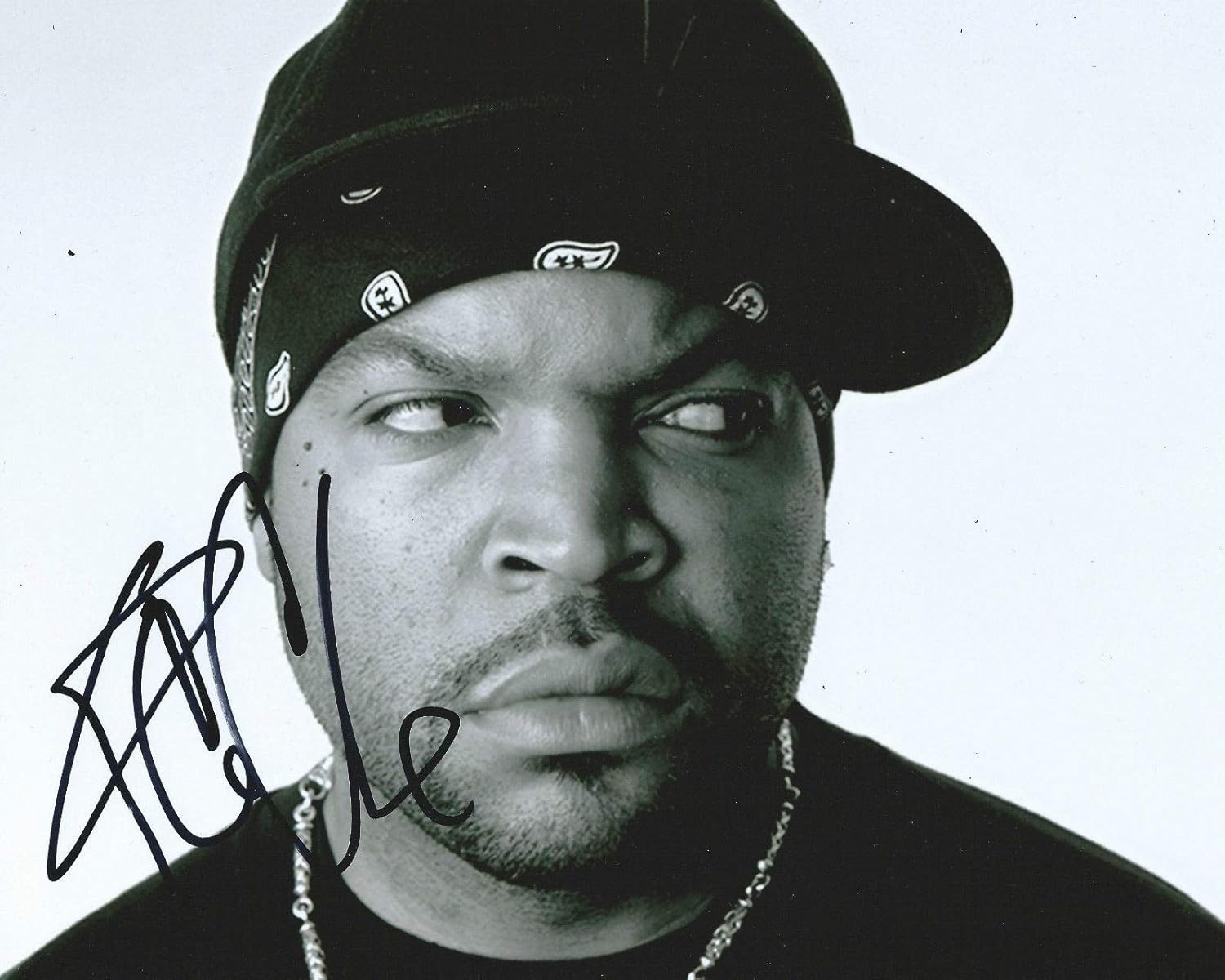 Photographs - Photo Ice Cube Autograph Signed 8 x 10
