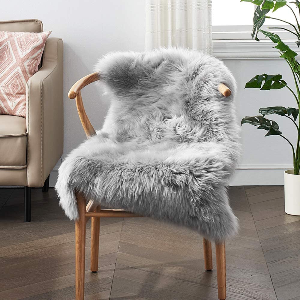 HEQUN Faux Fur Rug, Fluffy Rug, Shaggy Rugs,Faux Sheepskin Rugs Floor Carpet for Bedrooms Living Room Kids Rooms Decor (Grey, 50 X 80 CM)