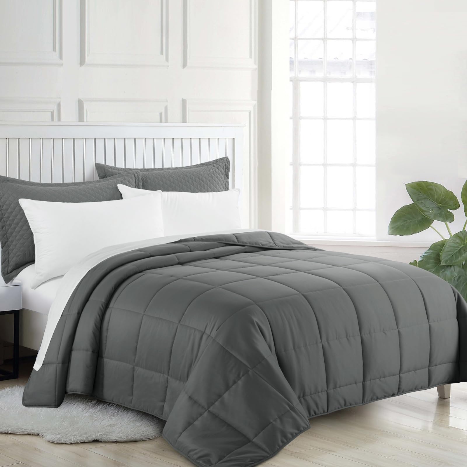 HOMBYS Oversized King Comforter 120x98, Lightweight