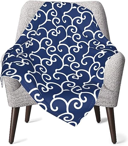 Amazon Co Jp ベビーブランケット 二重毛布 和柄 青 唐草模様 ベビーバスタオル 子供用 ベビータオルケット キッズ用 プレイマット ベビー布団 赤ちゃん 掛け布団 授乳ケープ ひざ掛 保温性 掛け毛布 抗菌防臭 新生児 出産祝い お昼寝 ベビー マタニティ