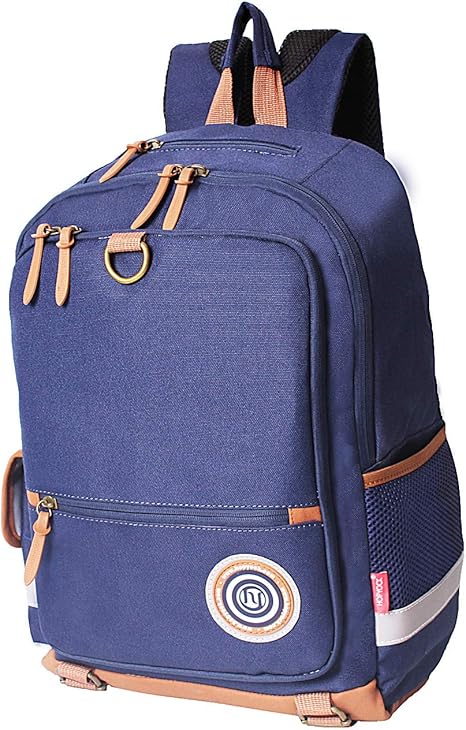 lightweight backpack with lots of pockets