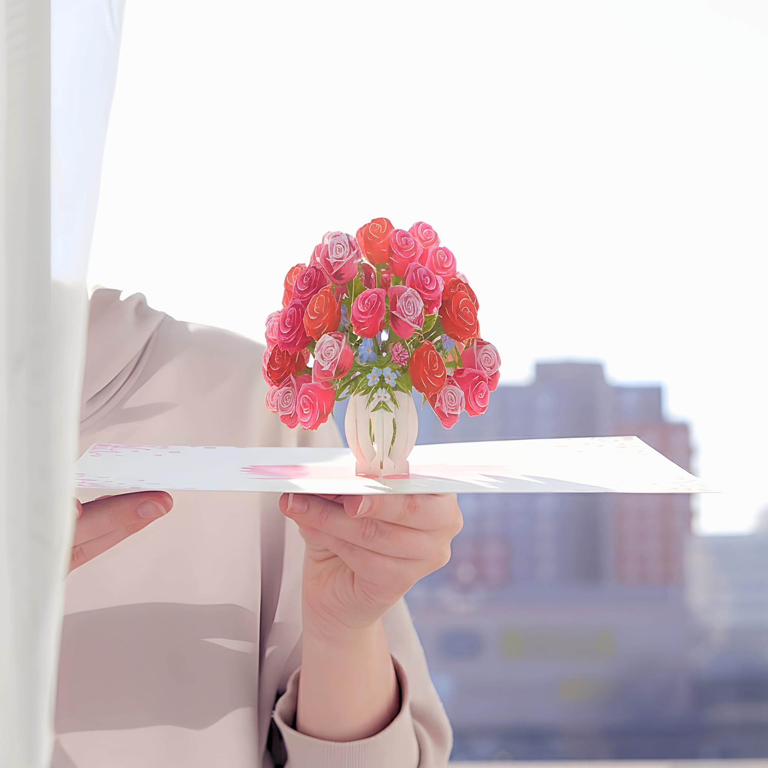 Magic Moments® Pop Up Karte Blumenstrauß mit roten Rosen – Besondere Valentinstag Karte, 3D Geburtstagskarte für Frau, Freundin, Mama – Glückwunschkarte zum Hochzeitstag, Jahrestag inkl. Umschlag 7