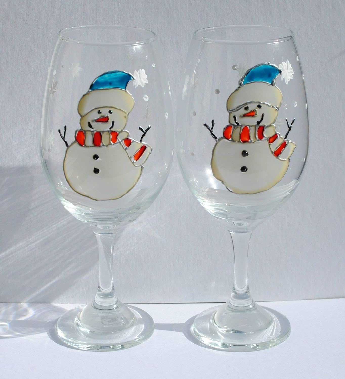 Amazon Com Snowman Blue Hat Hand Painted Stemmed Wine Glasses Set