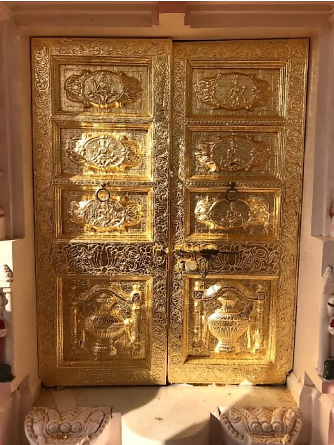 Sgls gold leaf foils 6×6 size (100 gold foils sheets) premium quality for tanjore painting mysore painting etc