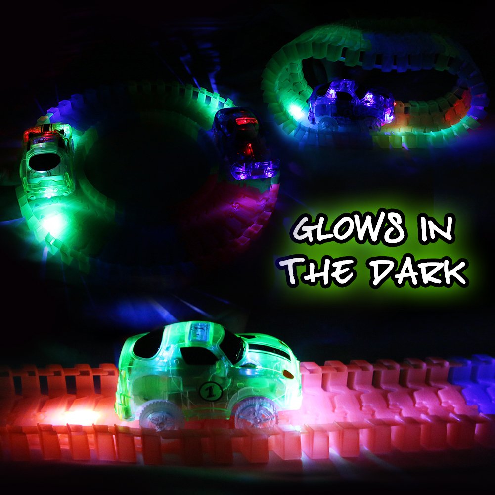 Pista Cars Luminosa, Auto Tracks Bright Auto, Pista Macchine Giocattolo Cars con 5 LED Si Illuminano al Buio per Bambini 3 4 5 6 Anni, 240 PCS