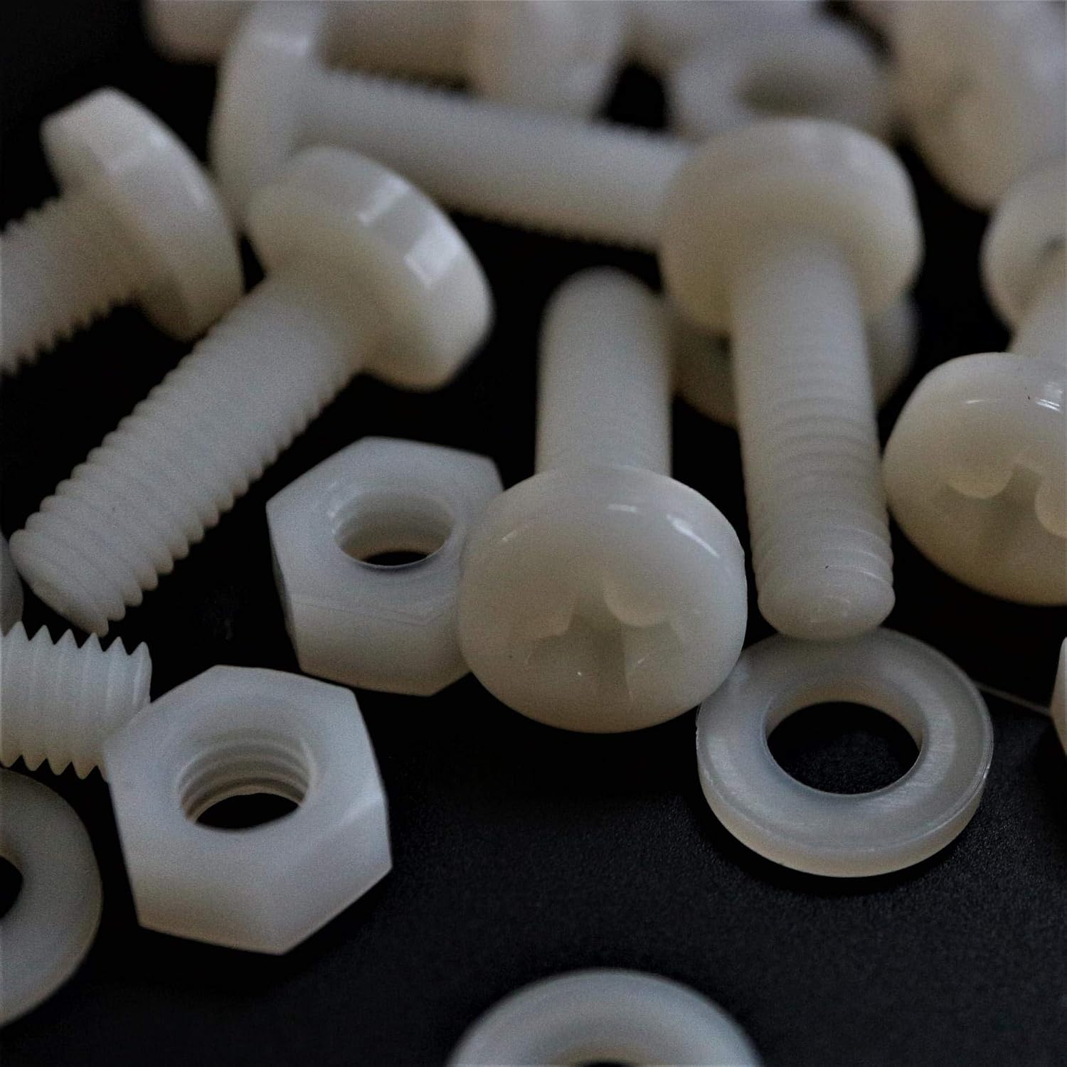 50 x Nylon Pan Head, Crosshead Plastic Machine Screws, M6 x 20mm, Plastic Bolts, Nuts & Washers, Natural - Image 3