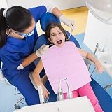 Healifty 125 Pcs Purple Dental Bibs Tattoo Table Covers 3 Ply Waterproof view 7