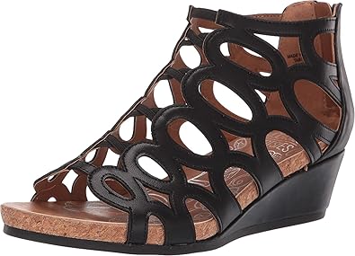 mootsie tootsie wedge sandals