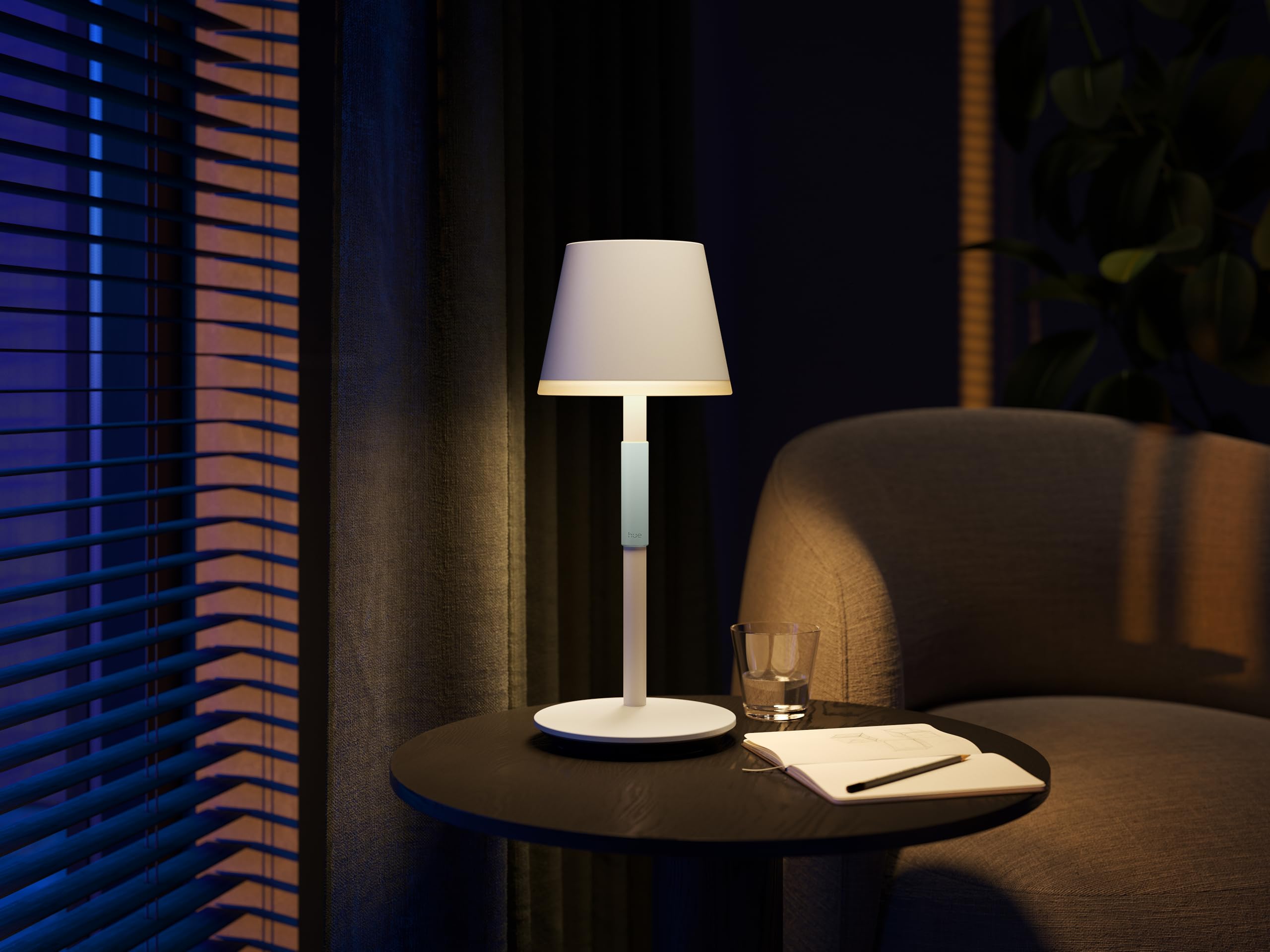 Philips Hue White & Color Ambiance Go Tragbare Tischleuchte (530 lm), dimmbare LED Leuchte für das Hue Lichtsystem mit 16 Mio. Farben, smarte Lichtsteuerung über Sprache oder App, weiß 6