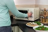 Russell Hobbs RHRETMM705C 17L 700W Cream Retro Solo Microwave view 6