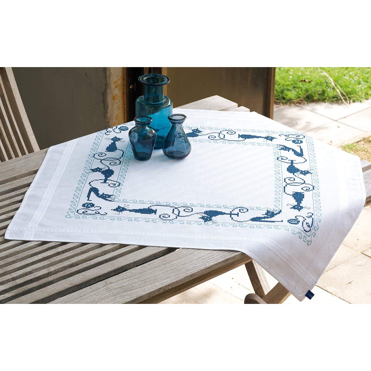Vervaco Cheerful Cats Tablecloth Stamped Embroidery Kit x 32-inch