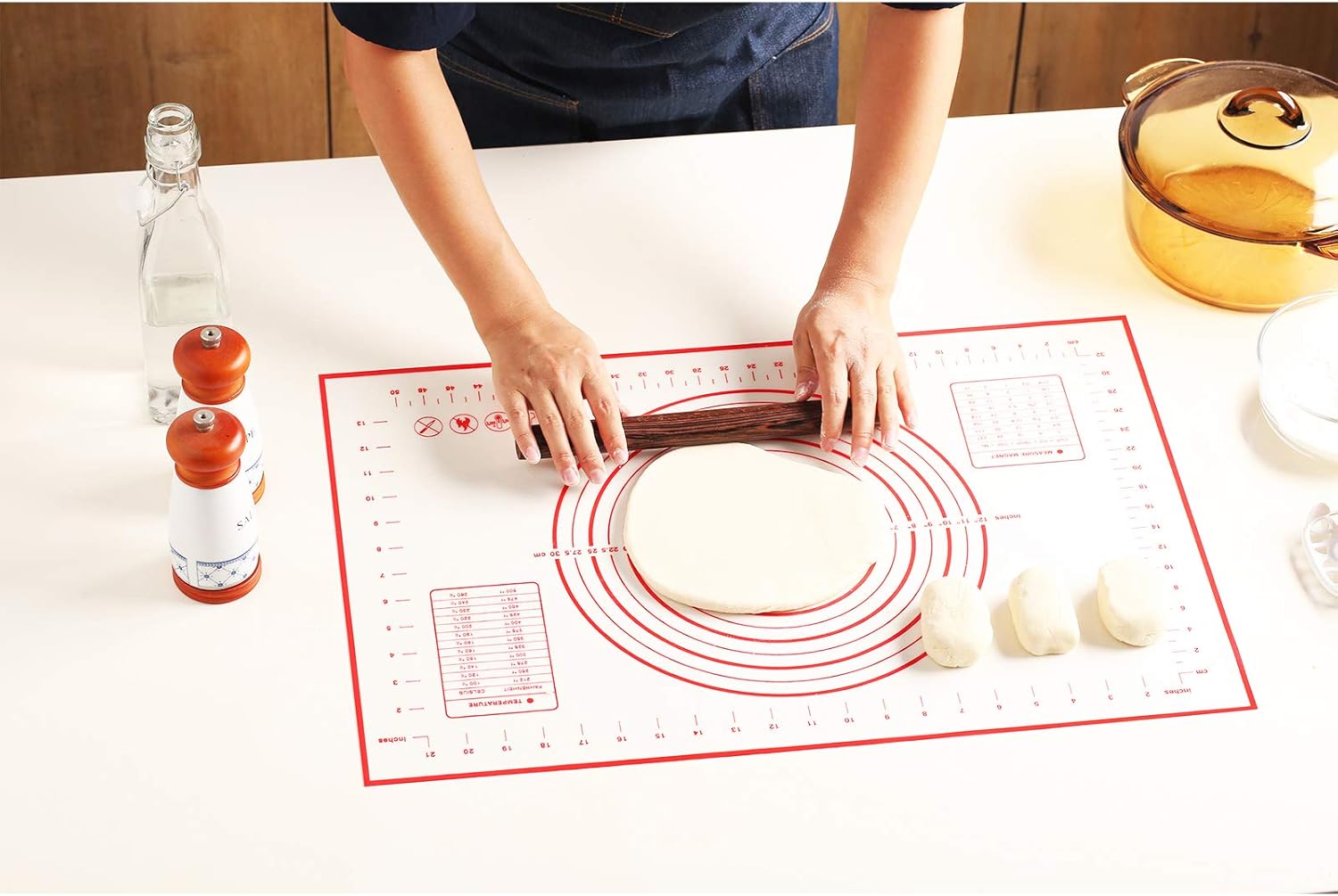 BESORICH Silicone Baking Mat with Measurement Counter Mat, Dough Rolling Mat, Pizza and Cookies and Easy Clean Pastry Mat, 16 x 24 Inches - Red: Kitchen & Dining