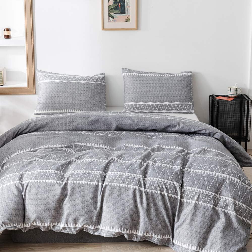 3 Pieces Grey Triangle Duvet Cover Set Queen, Microfiber Soft Bohemian Geometric Pattern Printed Duvet Cover Bedding Set with Zipper Closure & 2 Pillow Cases