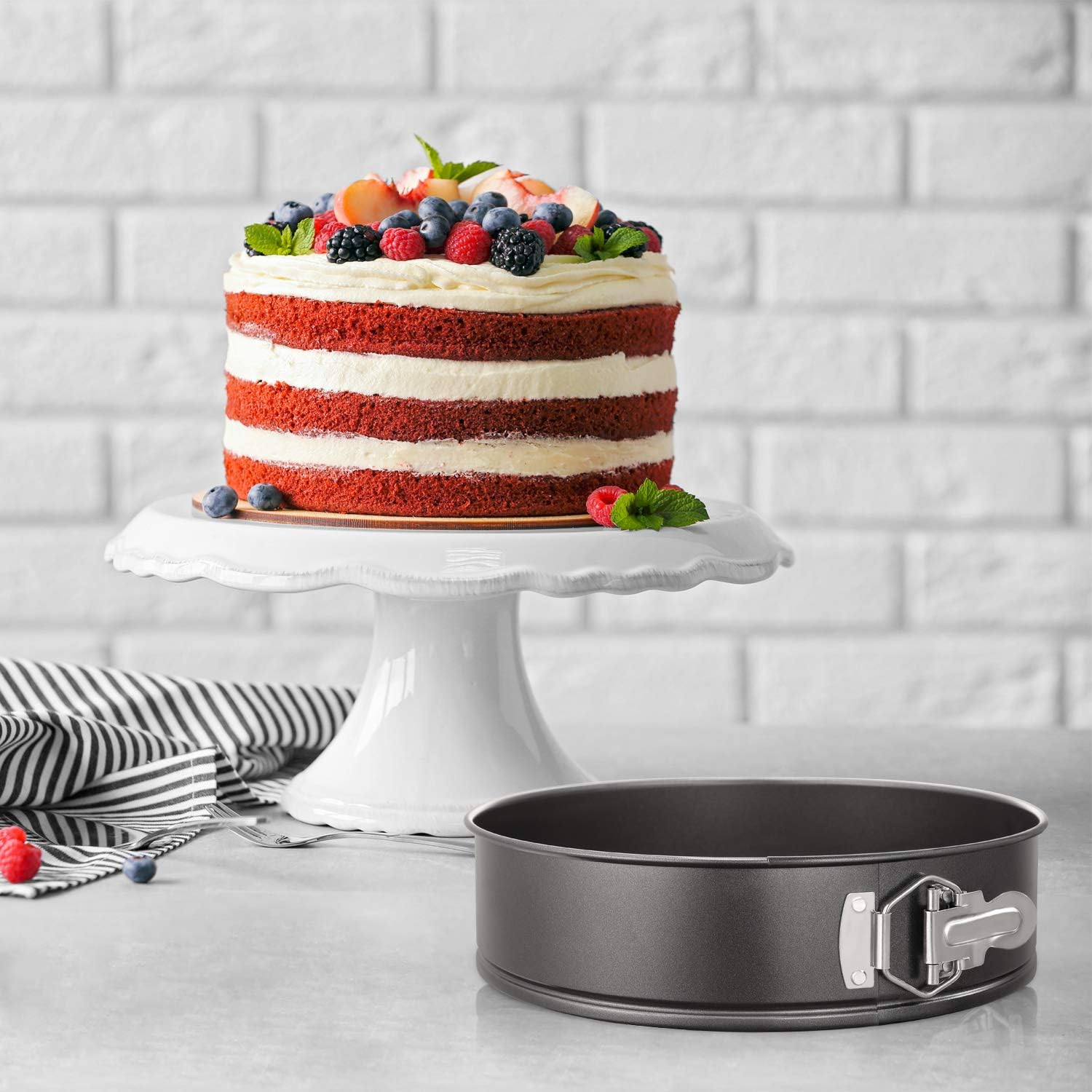 Hiware 7 Inch Non-stick Springform Pan/Cheesecake Pan/Leakproof Cake Pan with 50 Pcs Parchment Paper - Accessories for Instant Pot 6, 8 Qt Pressure Cooker: Kitchen & Dining