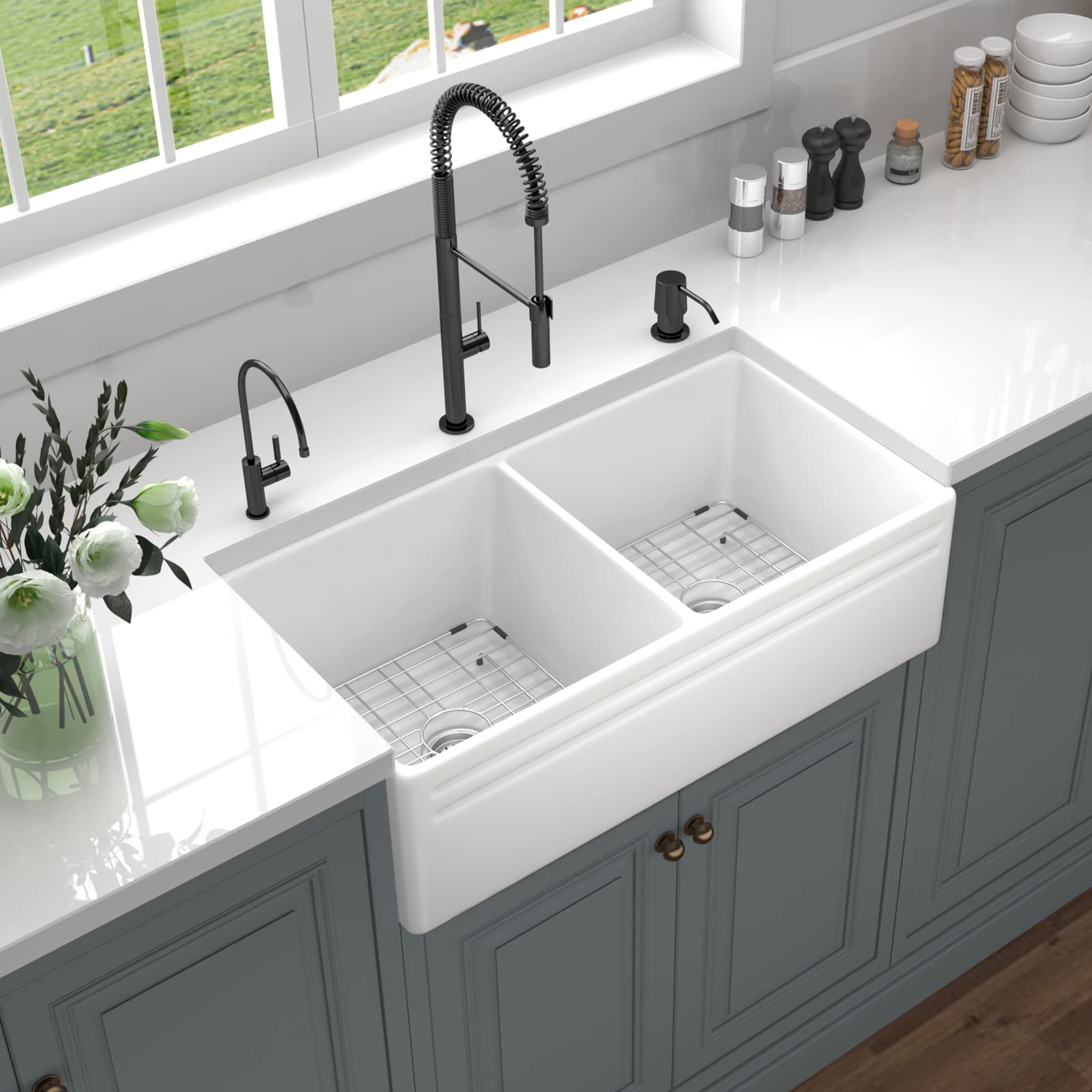 33 inch Fireclay Farmhouse Sink, HausinLuck Double Bowl 50/50 Apron Front Farm Kitchen Sink, Reversible White Farmhouse Ceramic Porcelain Kitchen Sink with 2 Stainless Steel Grids and 2 Drains